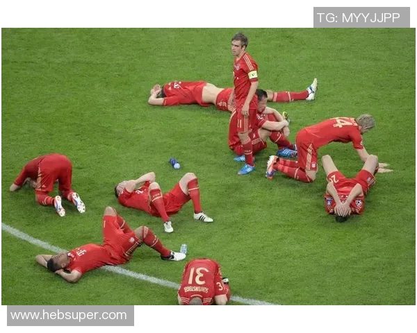 打中后卫的足球明星们如何在赛场上展现防守艺术与领导魅力